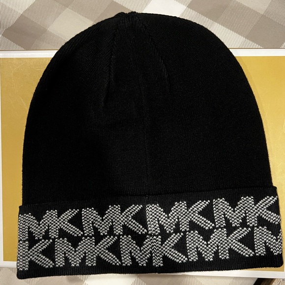 Michael Kors Accessories - NWT Michael Kors Black & White Beanie and Scarf Pair with Logo Pattern